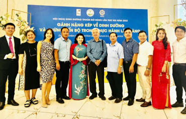 Lãnh đạo Công ty Cổ phần Phát triển Dinh Dưỡng Hoa Kỳ dự Hội nghị Dinh dưỡng TP. Hồ Chí Minh mở rộng lần thứ XIII năm 2025.