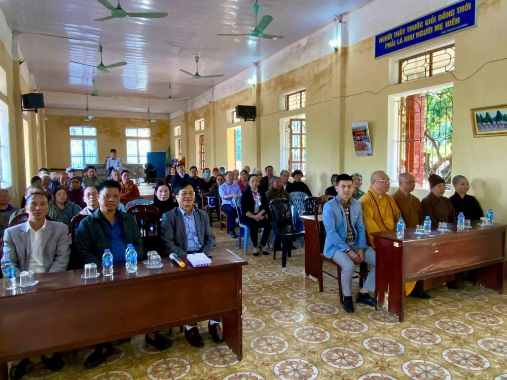 Hoa Kỳ Nutri Cùng Ban Trị sự Phật giáo tỉnh tặng quà Tết đến bệnh nhân tại Trại phong huyện Chí Linh