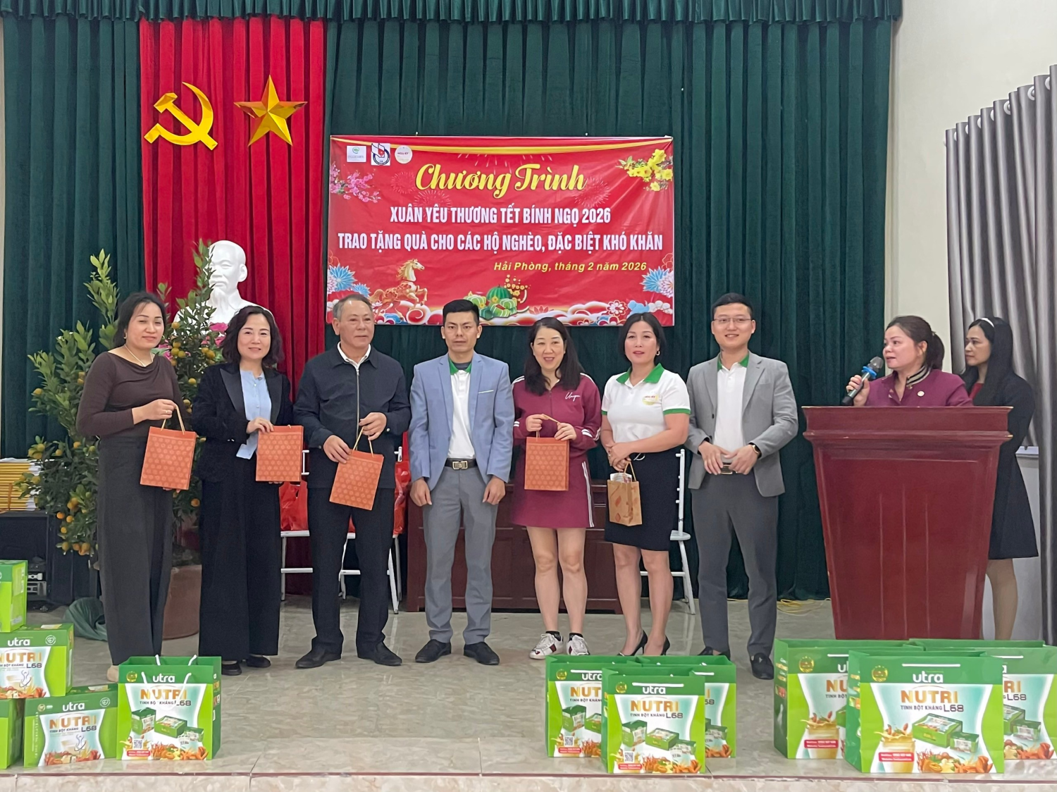 Ban Liên lạc Nhà báo nữ phía Tây Hải Phòng phối hợp với Công ty Cổ phần Phát triển Dinh dưỡng Hoa Kỳ tổ chức chương trình thiện nguyện, tặng quà xuân Bính Ngọ 2026